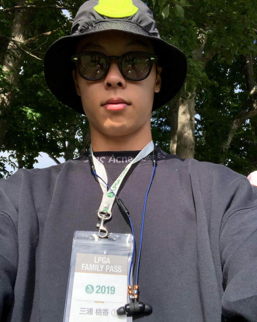 小林陵侑のインスタグラム：「お盆は！初のゴルフ観戦🏌️‍♂️ 応援団してきました🤩 ももちゃんありがとう〜✨✨ 同じアスリートとして刺激を受けましたぜ🙌🙌 お互い頑張りましょう☆ #女子ゴルフ #三浦桃香 #小林陵侑 #callaway」