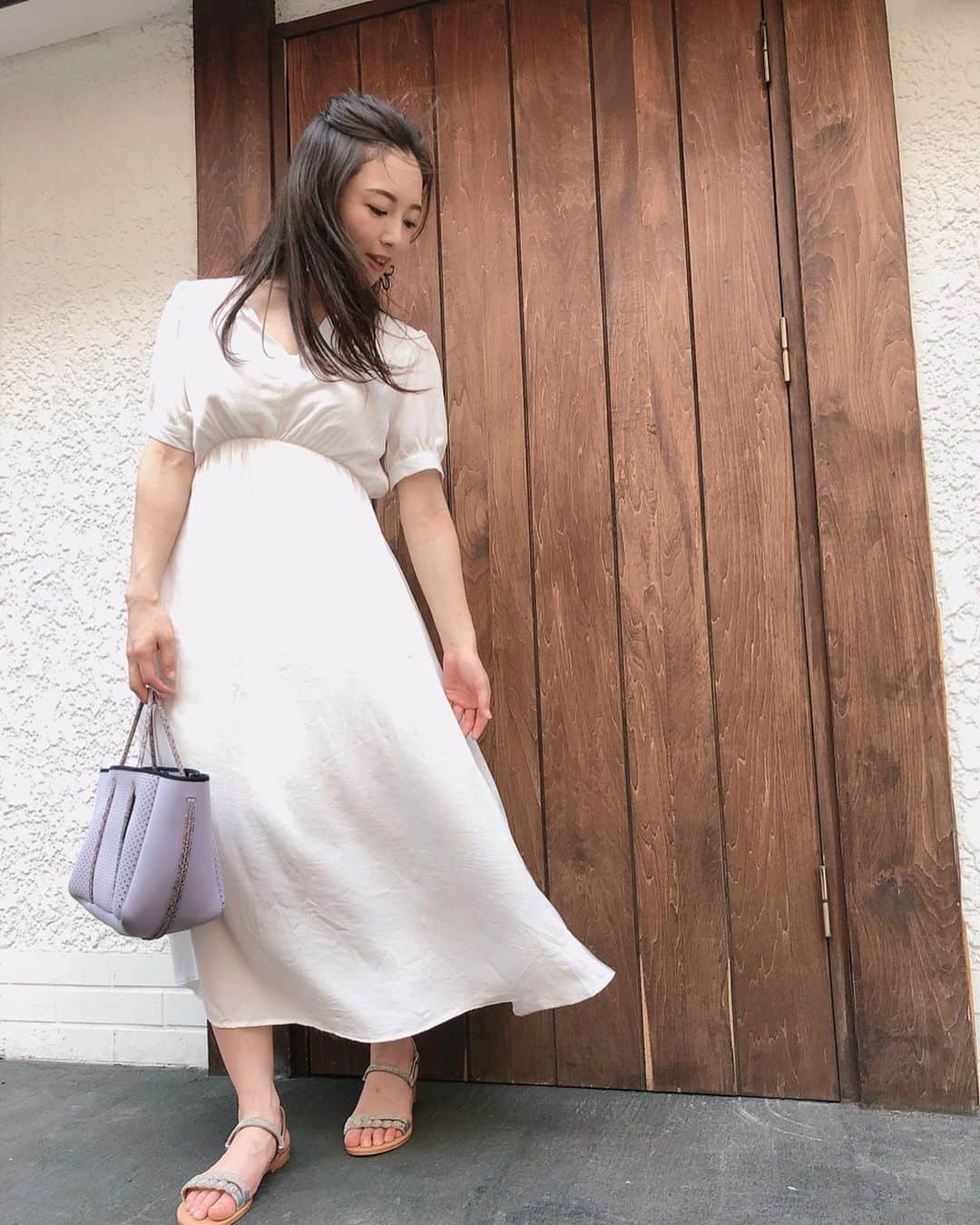 園都さんのインスタグラム写真 - (園都Instagram)「♡♡♡ @17kg_official  #17kg  #dress #みやこの私服 #今日は涼しげなワンピース #白が好き」8月11日 17時10分 - miyakosono_official