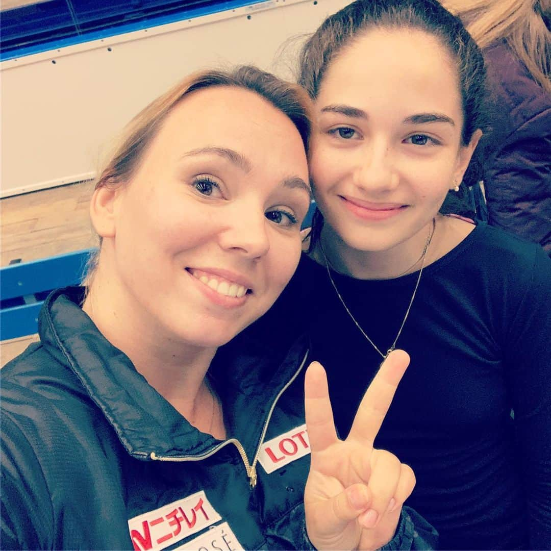 ケルシュティン・フランクさんのインスタグラム写真 - (ケルシュティン・フランクInstagram)「Back home and reflecting about an amazing but also demanding week at the IDP-Camp in Ostrava. So happy Isabella got to work with 2 coaches I already had the chance to train with during my competitive career- and she just loved it as much as I did! Back to work on Monday ✌🏼#isufigureskating #idpnovice2019 #summerskating #teamworkmakesthedreamwork #teamriedell」8月11日 17時40分 - kerstinfrank88