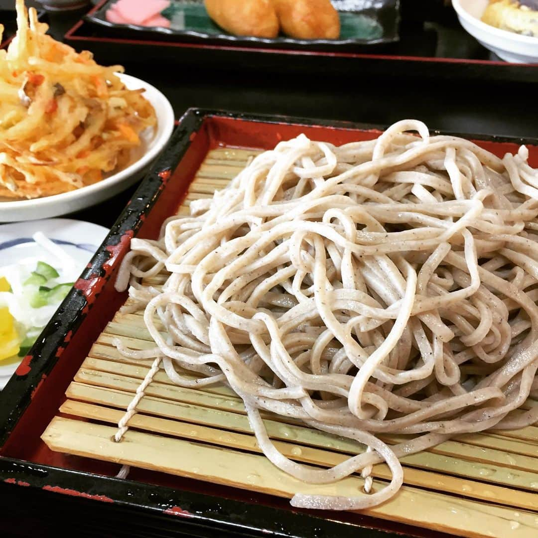 大森美希さんのインスタグラム写真 - (大森美希Instagram)「暑い夏はお蕎麦☀️💦 歯ごたえがあって美味しかった😋☺️ 風邪引いて1週間ほどダウン🤧😷🥶やっと少し良くなってきました😅大人しくもうひと休みします🛏  #蕎麦 #そば #うわだいら #塩谷 #栃木 #里帰り #夏休み #海外生活 #パリ生活 #soba #sobanoodles #nouilles #japanesefood #cuisinejaponaise #shioya #tochigi #japon #japan #hometown #summer #holiday #vacances #ete」8月11日 18時14分 - mikiomori_