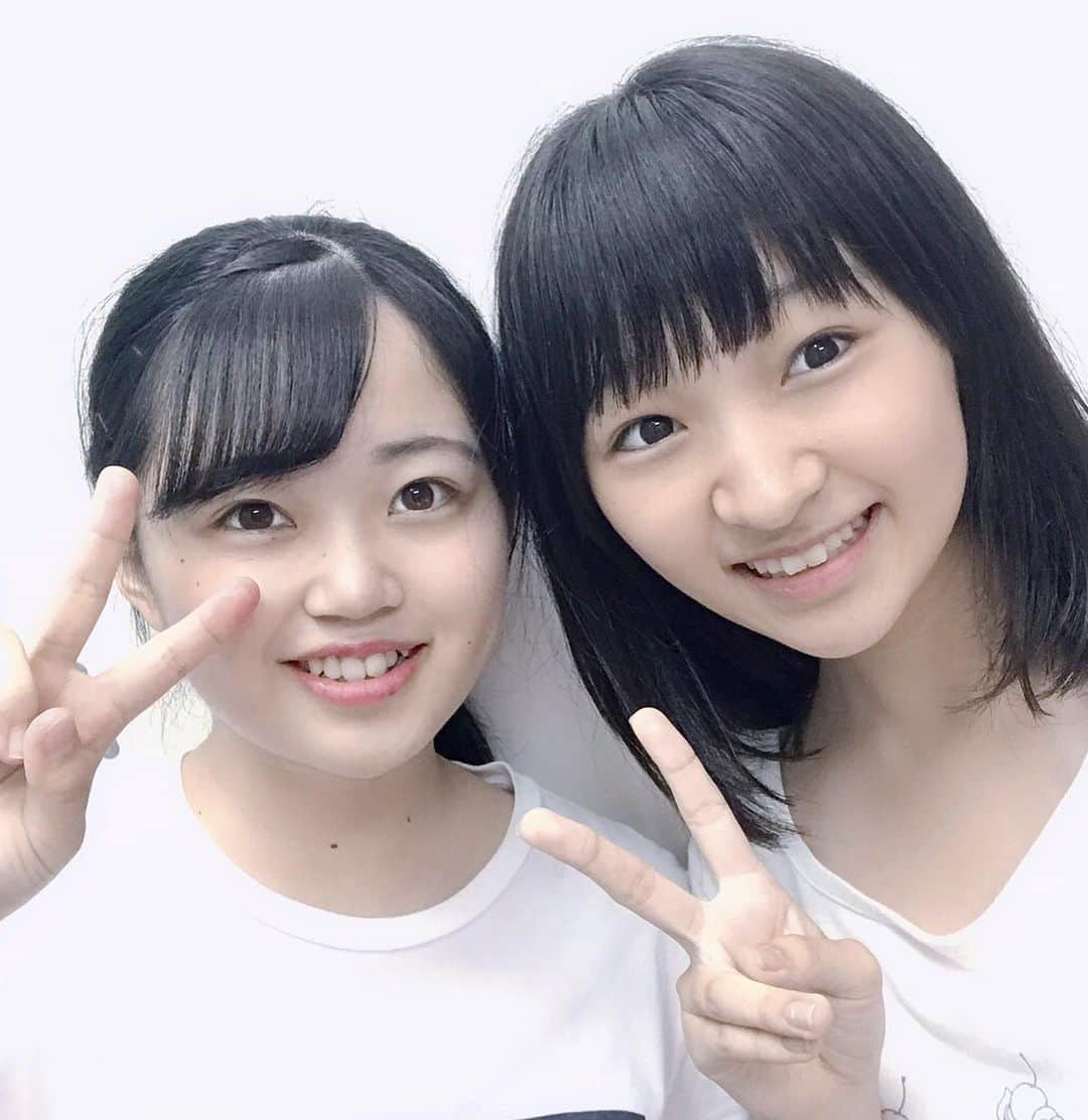 前野えまさんのインスタグラム写真 - (前野えまInstagram)「同じ事務所の原田亜美ちゃんとライブのリハでした🎤 亜美ちゃんは広島県出身。 広島はこの春に初めて行って、とても素敵な所だったので、亜美ちゃんの広島弁を聞いていたらまた行きたくなりました。  #原田亜美 #広島弁 #広島弁かわいい #広島県 #広島観光 #広島観光めぐり #厳島神社 #もみじ饅頭 #揚げもみじ #紅葉堂 #紅葉堂の揚げもみじ #宮島名物 #広島土産 #ライブ #リハーサル #前野えま #FAVO♡ #みんなでおこそうfavo革命」8月11日 18時14分 - maeno_ema