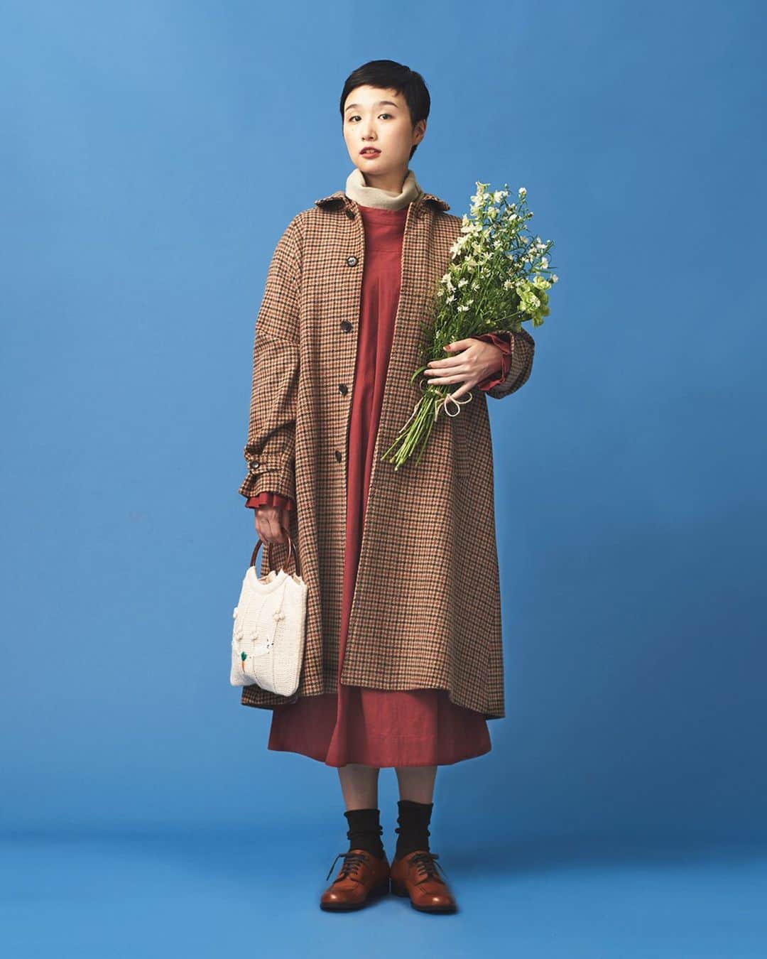 chambre de charmeさんのインスタグラム写真 - (chambre de charmeInstagram)「. 【 chambre de charme 2019 autumn collection 】 ㅤ  coat ¥29,800+tax / mat knit pullover ¥13,800+tax / chambre de charme one-pieace ¥16,800+tax / Malle bag ¥8,500+tax / eipe shoes ¥29,800+tax / Malle ㅤ  Photo: Ryoko Ono(@musshkamayaturyoko) Hair&Make: Aya Murakami(@ayamurakami__) Styling: Kaho Yamaguchi(@kaho__yamaguchi) Model: Tara(@tarafuku333 ) . #2019autumncollection  #chambredecharme #mallechambredecharme  #matquotidien#eipe#malle#mat」8月11日 18時19分 - malle_cdc_official