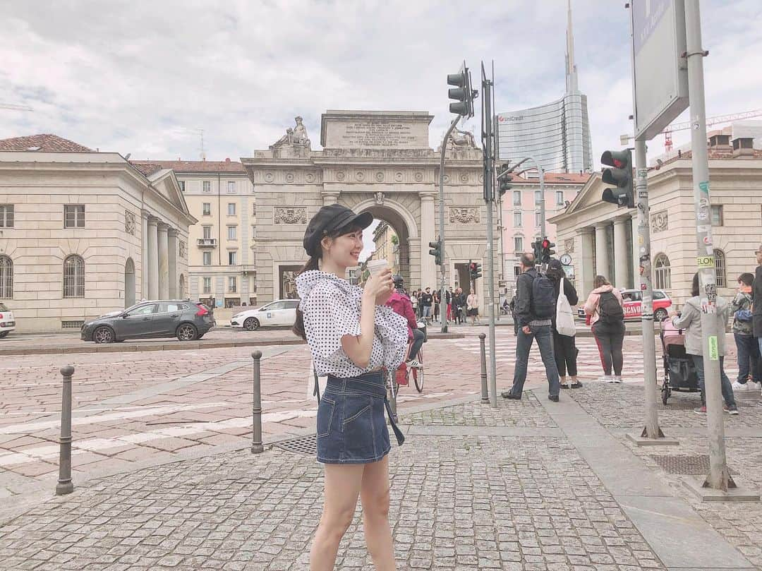 渡辺美優紀さんのインスタグラム写真 - (渡辺美優紀Instagram)「. #milano 🇮🇹 #美優紀です @miyukidesu0823  ミラノでの撮影期間のプライベートの時間のオフショットです♡8月23日発売！」8月11日 18時53分 - miyukichan919