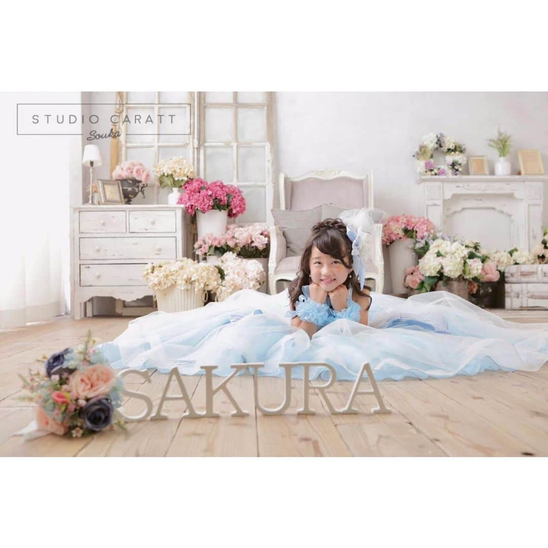 スタジオキャラット 草加マルイ店さんのインスタグラム写真 - (スタジオキャラット 草加マルイ店Instagram)「. 👗753撮影👗 . 可愛くて楽しみだったふわふわのドレス☺️ ずっとにこにこ笑顔でした🌱💞 . #スタジオキャラット #スタジオキャラット草加マルイ #キャラット草加マルイ #studiocaratt #七五三撮影 #七五三前撮り #753 #七五三 #七五三ヘア  #7歳女の子 #女の子コーデ #キッズコーデ #写真スタジオ #こども写真館 #おしゃれ #ドレス撮影 #モニターモデル募集  #埼玉県 #草加市」8月11日 19時00分 - caratt_souka