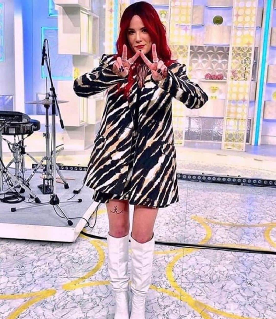 ハウスオブホランドさんのインスタグラム写真 - (ハウスオブホランドInstagram)「@iamhalsey looking Kawaii as **** on Japanese tv back in April in our Zebra Print Tie Dye suit. ✌️✌️ #houseofholland #halsey #prefall19」8月11日 19時15分 - houseofholland