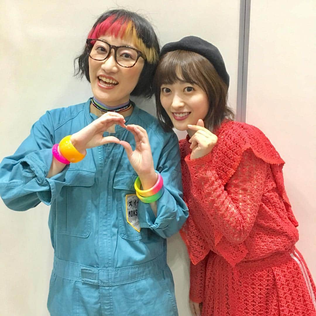 松浦志穂さんのインスタグラム写真 - (松浦志穂Instagram)「吉本坂46の2ndシングル握手会🤝ありがとうございました！朝から全力でやり切ったよー😋😋とってもカラフルな写真と野沢さん、さゆりさんがゲキ褒めしてくれたお気に入りのシャツ🥰🥰そして全握ペアのよし子ちゃんことりぽぽ🥰🥰次は来週の京都🏯🍵皆さまおいでやす〜 ・ #吉本坂46 #スイートMONSTER #握手会 #パシフィコ横浜」8月11日 19時16分 - matushiho