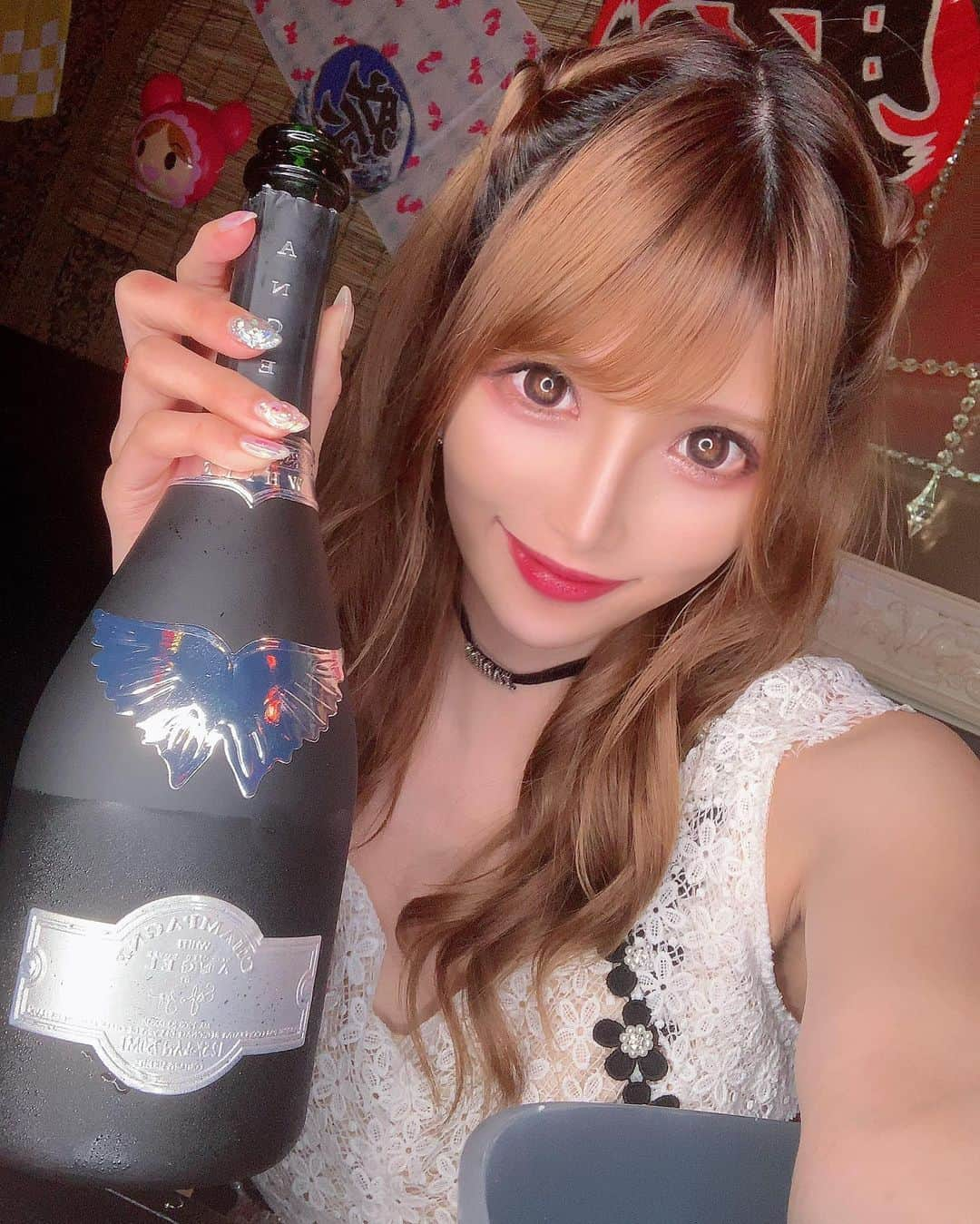 桜咲乃愛さんのインスタグラム写真 - (桜咲乃愛Instagram)「angelありがとう大好き😆💓💓💓🍾 SNSとかチェックして私の好きなの把握してくれてるとLOVEって感じ😍🥂💕✨ 最高💓💎🎀 エンジェルとアルマンドがすき😌💕✨🥂 @angel_champagne_japan  #エンジェルシャンパン#エンジェルブラック#エンジェル#angelchampagne#イベント#夏祭り#LOVE」8月11日 19時11分 - noasama1101