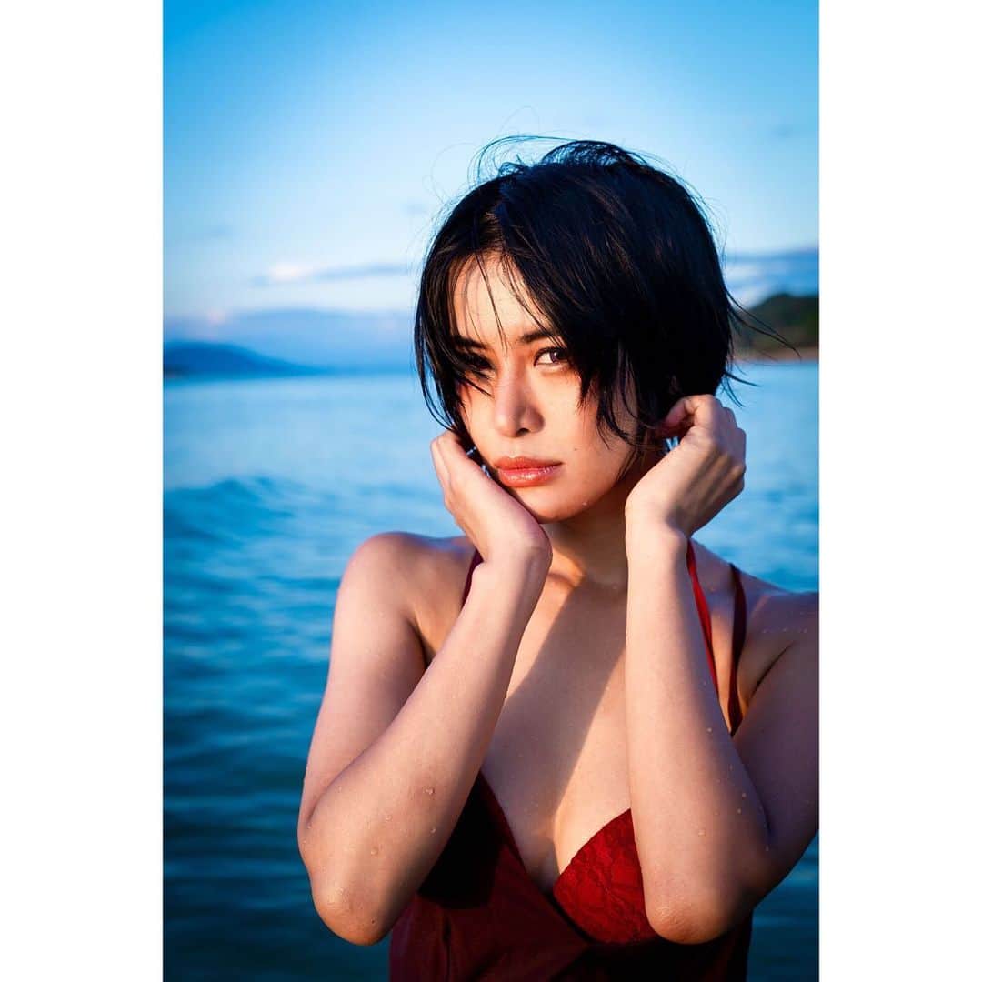 のインスタグラム：「常盤響の週刊ニューエロス。345  Hibiki Tokiwa's Weekly New Eros. 345  Weekly New Eros is a free blog magazine.  Please follow the link below.  週刊ニューエロスは無料のブログマガジンです。 以下のリンクからどうぞ。  https://bit.ly/2yOgMd9  model : 峰のりえ  #sexy #lingerie #ランジェリー #下着 #写真好きな人と繋がりたい #ファインダー越しの私の世界 #ポートレート #portrait #モデル」