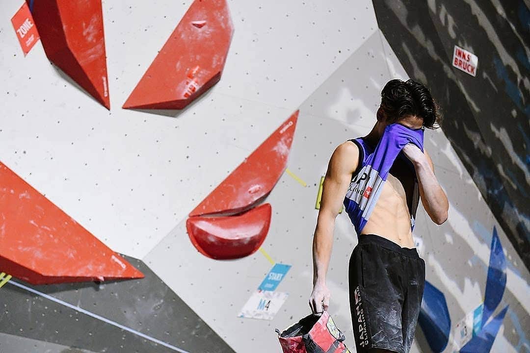 のインスタグラム：「That was a very happy thing that happened in my life. ﻿ This year, The world championship will be held in my home country Japan. There are a lot of Japanese people gathering at the venue, and my family is among them. I'm so excited to be able to climb with a lot of support. I hope it will be a wonderful competition like last year.﻿ I'll make my best effort!!﻿ ﻿ 自国日本での世界選手権。﻿ 沢山の日本人の応援が聞こえる中で登れることを、とても嬉しく思います。﻿ 最高の舞台で、明日から全力で登ってきます！！﻿ ﻿ Photo by: @toksuede ﻿ @frictionlabs @organicclimbing @champion_japan #日新火災 @bpump_ogikubo ﻿ ﻿ #climbing #クライミング #sports #﻿bouldering #ボルダリング #sportclimbing ﻿#ifsc #IFSCwch2019 #japan #hachioji #tokyo ﻿ ﻿ ﻿」