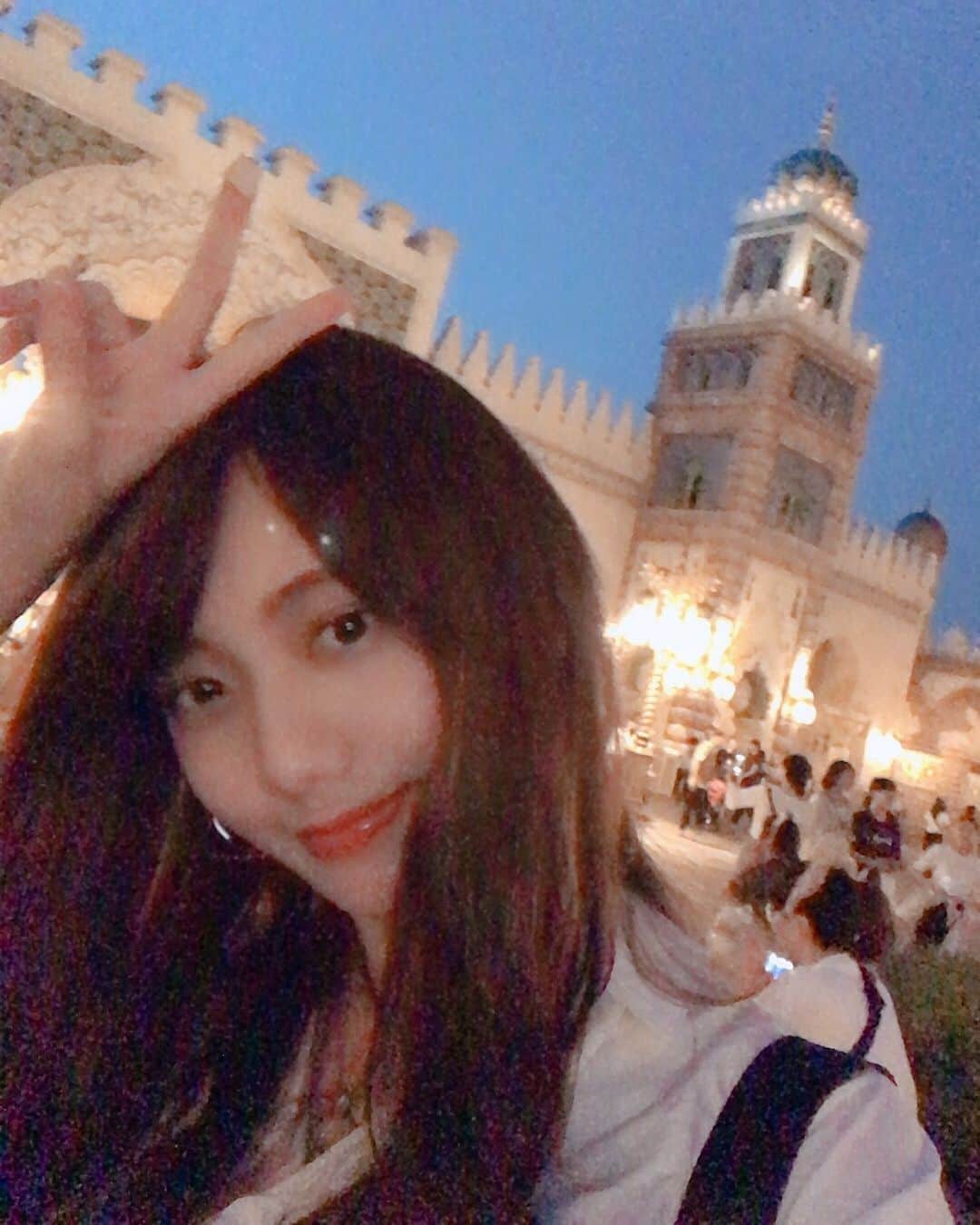 羅晴のインスタグラム：「✌️😊🕌」
