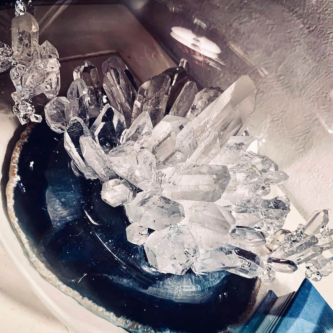 澤田友美さんのインスタグラム写真 - (澤田友美Instagram)「. 😴✨ . .  #crystal#interior#handmade」8月11日 19時52分 - tomomi__sawada