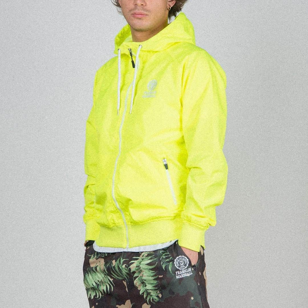 フランクリン&マーシャルのインスタグラム：「FRANKLIN & MARSHALL | SS2019 COLLECTION⁠ .⁠ SUMMER SALES⁠ .⠀⁠ #franklinandmarshall #streetwear #sportswear #summercollection #fluojacket」