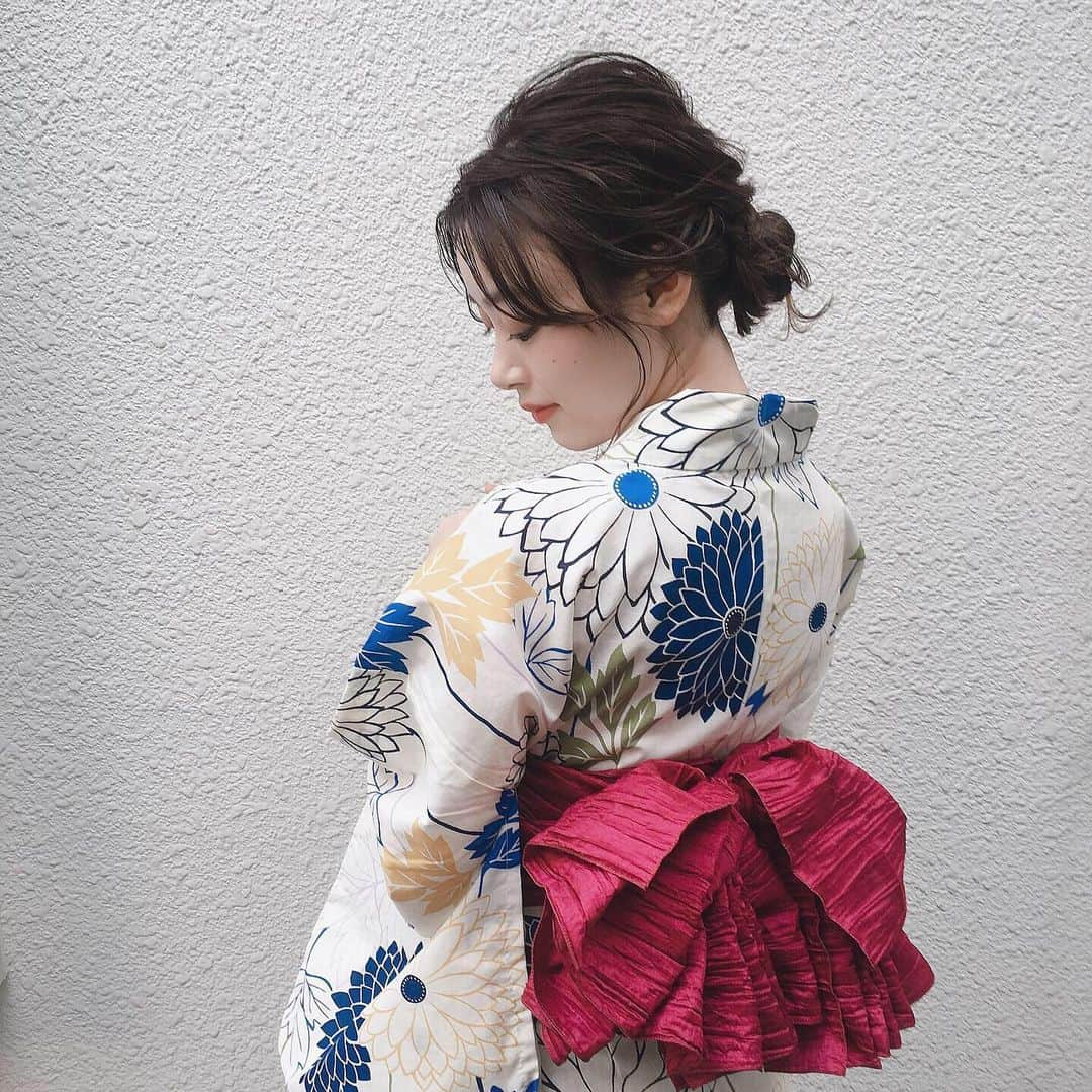 小山内花凜さんのインスタグラム写真 - (小山内花凜Instagram)「❤︎﻿ ﻿ 着付けと、ヘアセットは﻿ #artifata さんにお願いしました✨﻿ ﻿ 帯も可愛くアレンジしてもらったり、﻿ ヘアアレンジもお気に入り〜﻿ ﻿ 花火大会、﻿ 楽しかったです☺︎﻿ ﻿ ﻿ #fireworks #浴衣ヘア #浴衣」8月11日 20時04分 - karin_osanai