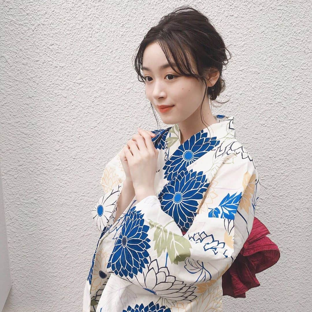 小山内花凜さんのインスタグラム写真 - (小山内花凜Instagram)「❤︎﻿ ﻿ 着付けと、ヘアセットは﻿ #artifata さんにお願いしました✨﻿ ﻿ 帯も可愛くアレンジしてもらったり、﻿ ヘアアレンジもお気に入り〜﻿ ﻿ 花火大会、﻿ 楽しかったです☺︎﻿ ﻿ ﻿ #fireworks #浴衣ヘア #浴衣」8月11日 20時04分 - karin_osanai