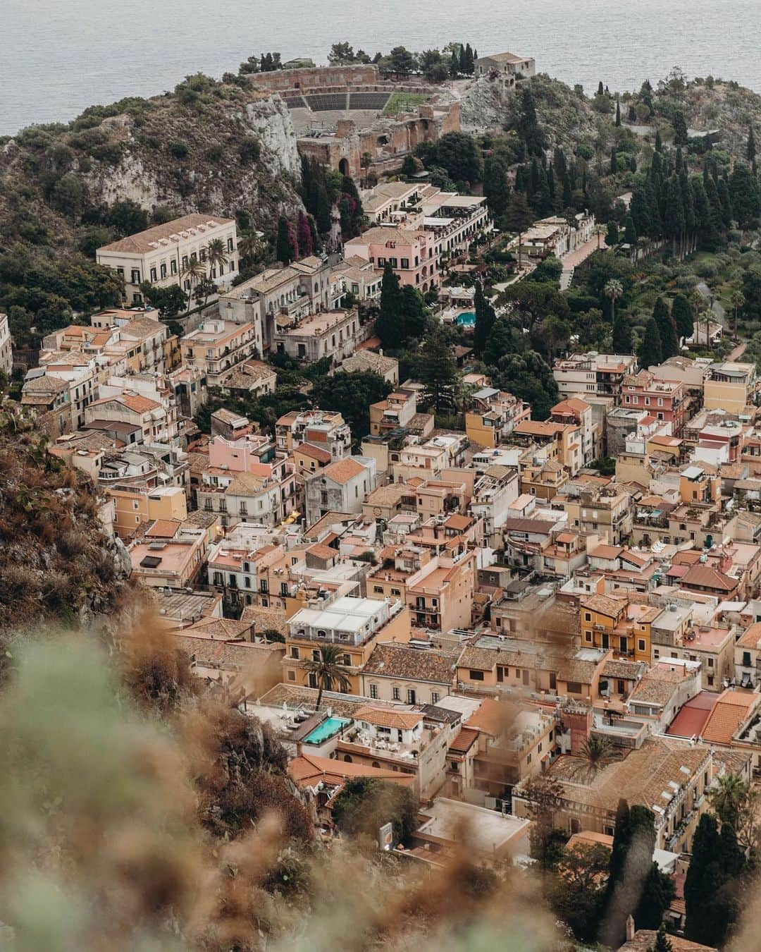 Collage Vintageさんのインスタグラム写真 - (Collage VintageInstagram)「A ride in Ape car around Taormina 🇮🇹🌊 #collageontheroad #mystyle」8月11日 20時13分 - collagevintage