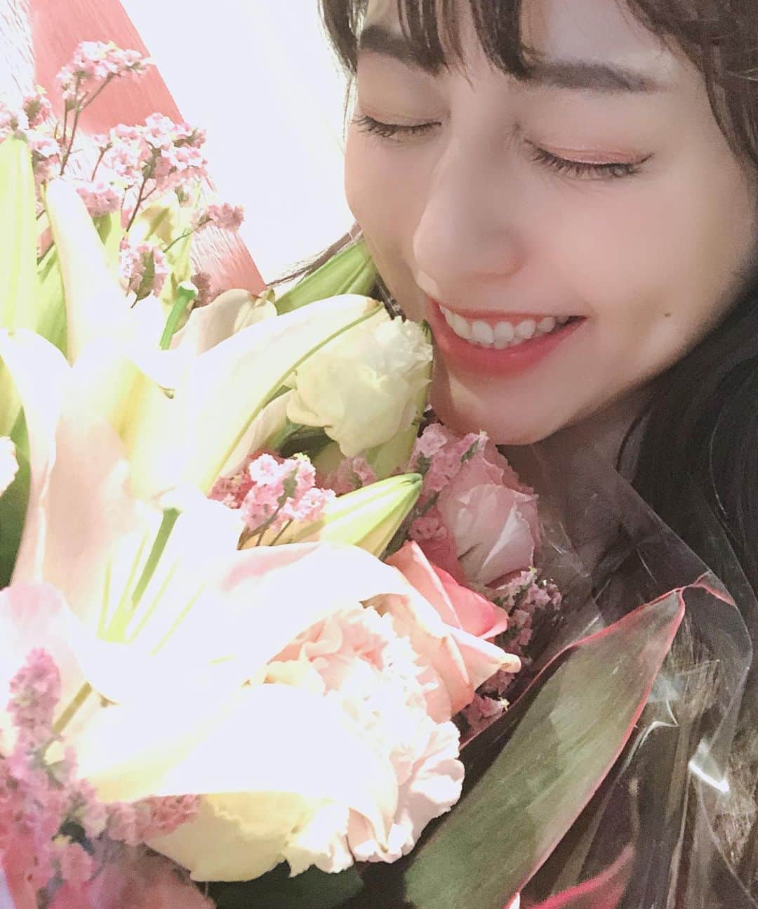 杉本有美さんのインスタグラム写真 - (杉本有美Instagram)「フォトシネマ朗読劇「命のバトン」  無事に全公演終了しました^_^  お越し下さった皆様、ありがとうございます。  お花やプレゼントも。  ありがとうございました😊」8月11日 20時20分 - sugimotoyumi_official