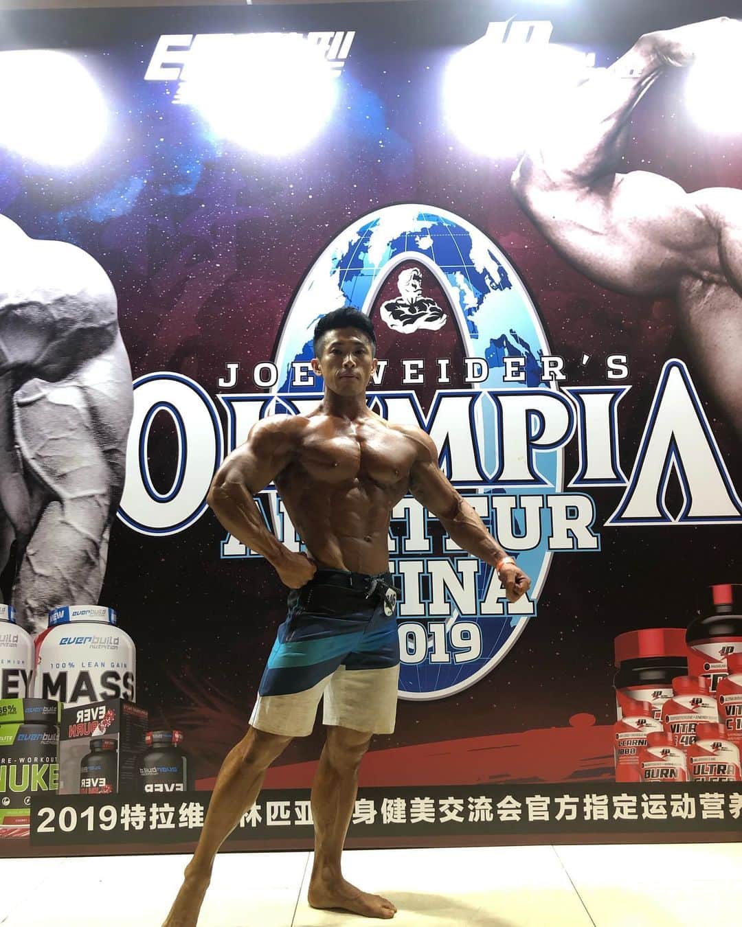 のインスタグラム：「明日は @team_npcj  Gravii Cup！ @kanekinfitness 頑張ってね！ 楽しみだ😆  #workout #workoutlife #eatclean #teamlan #training #trainhard #ifbbpro #ifbbproleague #instafitness #arms #abs #diet #gymmotivation #gohardorgohome #bodybuilding #noresttobethebest #mensphysique #classicphysique #ワークアウト #ワークアウトライフ #トレーニング #筋トレ #減量 #ダイエット #減量のある生活 #チートのある生活 #思想を維持する精神は狂気でなければならない」