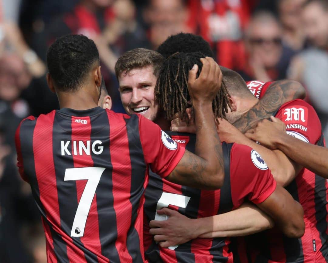 AFCボーンマスさんのインスタグラム写真 - (AFCボーンマスInstagram)「A first @premierleague goal for @_meps 👊⚽️💥 #afcb 🍒」8月11日 20時24分 - afcb