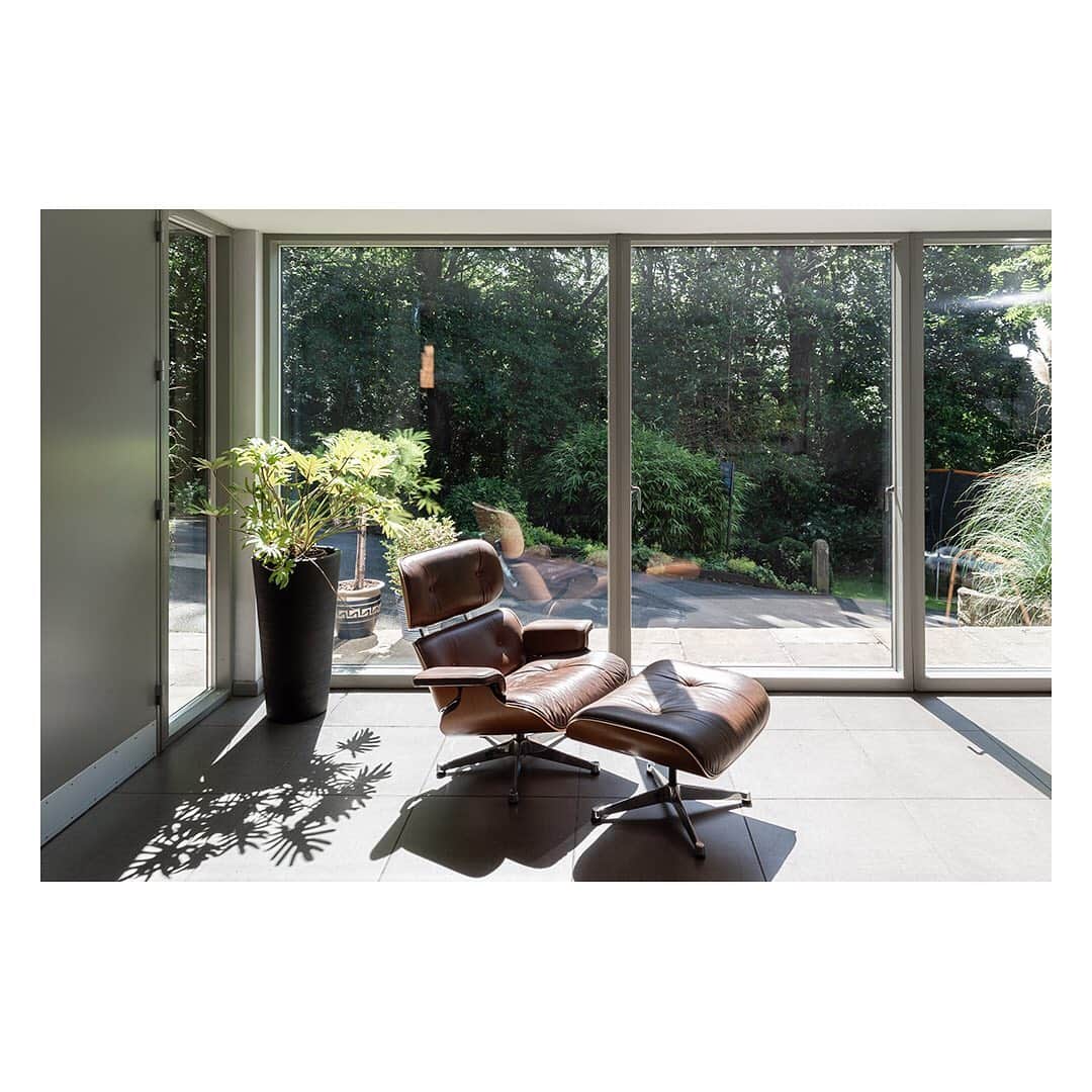 The Modern Houseさんのインスタグラム写真 - (The Modern HouseInstagram)「#forsale a characterful mid-century home in West Yorkshire. Link in our bio for the sales listing.」8月11日 20時30分 - themodernhouse
