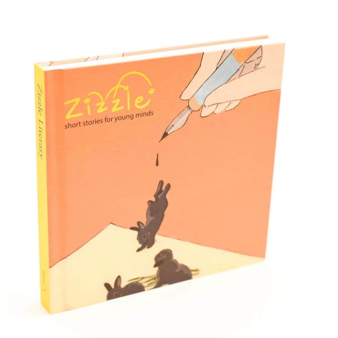 森山標子(しなこ)/Schinakoさんのインスタグラム写真 - (森山標子(しなこ)/SchinakoInstagram)「Zizzle is a new #literary #hardcover bookazine for young minds.  A few of my pictures are in this book!📚 子供のためのショートストーリー集「Zizzle」のissue3にアーティストとしてイラストを提供させていただきました。表紙と、数点掲載していただいています。 お話は色んな作家さんなのですが、アートは、一冊まるまる私の絵です！ 私個人の、うさぎイラストの原点のお話や小さい頃好きだった本についてのインタビューもほんの少し載っています。英語の本ですが気になる方はぜひ🥰 * #illustration#art#drawing#design#acrylicpaint#アクリル絵の具#rabbit#bunny#うさぎ」8月11日 20時32分 - schinako