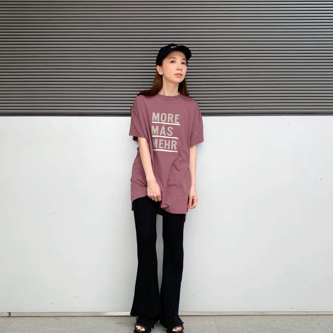ungrid_minamiのインスタグラム：「. ニットパンツ❤︎ ご試着された方はみなさま口をそろえておっしゃる フレアラインがきれい👏✨ @ungrid_official @ungrid_staffsnap #Ungrid#アミュプラザ博多」