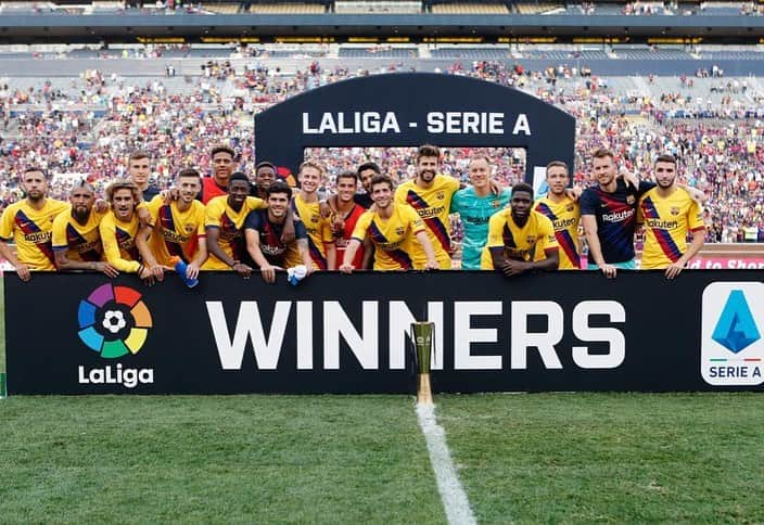 フレンキー・デ・ヨングさんのインスタグラム写真 - (フレンキー・デ・ヨングInstagram)「Thank you USA, for the great support! Pre season is finished, now focus on the first match in La Liga 💙❤️」8月11日 20時50分 - frenkiedejong