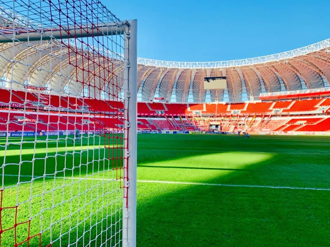 コリンチャンスさんのインスタグラム写真 - (コリンチャンスInstagram)「Tudo pronto no Beira-Rio, em Porto Alegre. Por aqui, às 11h, o Corinthians enfrenta o Internacional pela 14ª rodada do @brasileirao. ⠀ ⠀ #INTxSCCP⠀ #VaiCorinthians ⠀ ⠀ #MeuBMG #NãoÉSóPatrocínio #TimeDoPovo #Corinthians #Timão #CorinthiansTV #FielTorcedor #AFielÉFoda #UmSoCorinthians #NikeFutebol #Joli #EstrellaGalicia #UniversidadeBrasilOficial #ÉPositivo #CorinthiansÉPositivo #LoucoPotyCorinthians #PostosALE #ALEnoTimão #TODOSportiCorinthians #CartãodeTODOSCorinthians #TODOSpeloTimão⠀ ⠀」8月11日 20時57分 - corinthians