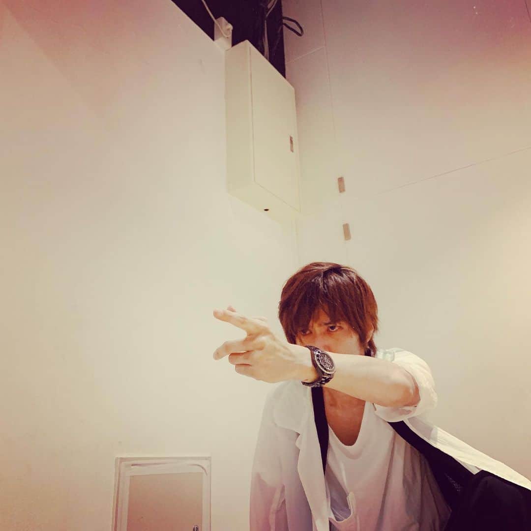 椿隆之さんのインスタグラム写真 - (椿隆之Instagram)「眠いんだーー！！ なんのポーズ？笑笑  #写真  #夏 #ポーズ」8月11日 20時58分 - kibatsu3