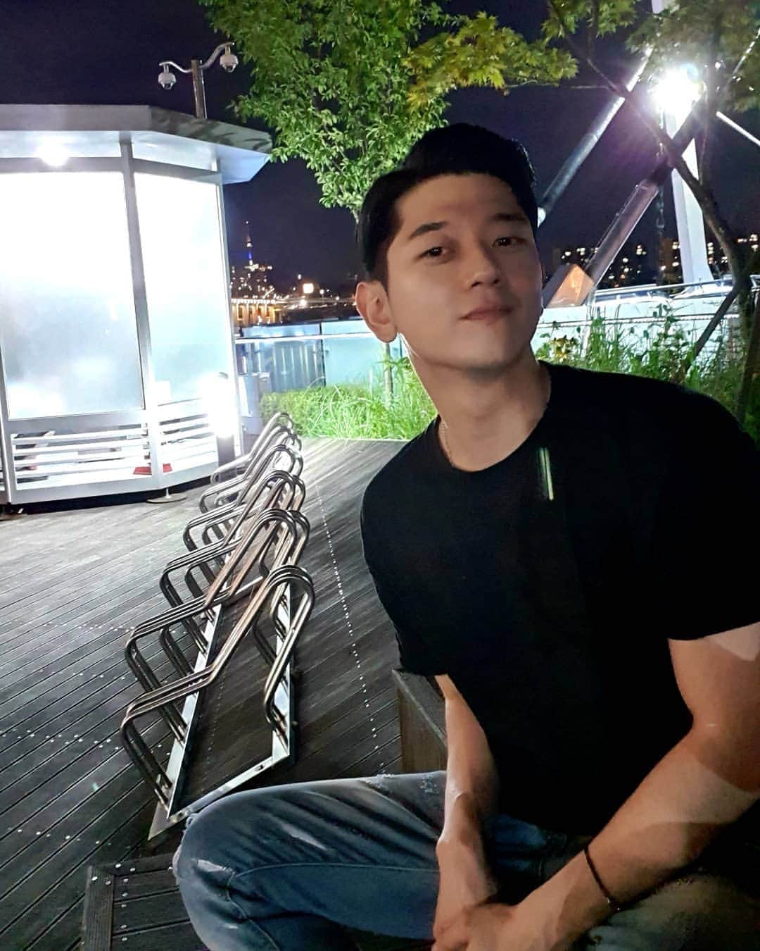 のインスタグラム：「생각보다안더웠음🙂」