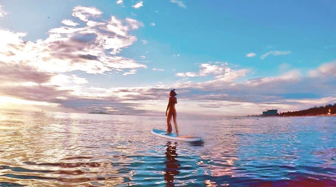 のインスタグラム：「初サーフィン&サップ！@surfshackdanang  รุปไหนสวย！ first time to tried sup & surf ！ #เล่นครั้งแรก #สนุกมาก #最高に楽しかった #ダナン  #好き #サーフィン  #サップ #ミーケービーチ  #surfshacks #danang  #ดานัง #surf #sup #mykhebeach #🔥 #🏄‍♀️ #travelgirl #travelgram #旅」