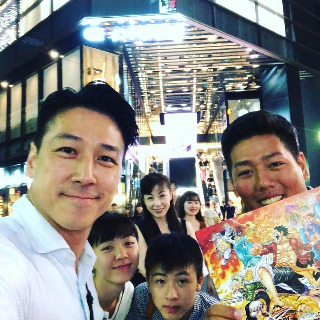 和泉元彌さんのインスタグラム写真 - (和泉元彌Instagram)「凄い凄いすげぇ！凄すぎる‼︎ こんな、こんな気持ちになるなんて！ 自分でも思わなかった。 自分でも知らなかった。 こんな気持ちにさせられるなんて‼︎ あの単語が、あの声が、あの姿が… やはり、やはり、やっぱり あの人の存在は凄すぎた。 自分の心に他には無い、 こんな感情を植えつけていたなんて‼︎ 久々の再会に 大大大大大感動。 この感動は、最初だけなのかなぁ… 皆さんも劇場へ‼︎‼︎ #ワンピース #スタンピード」8月11日 21時13分 - izumimotoya