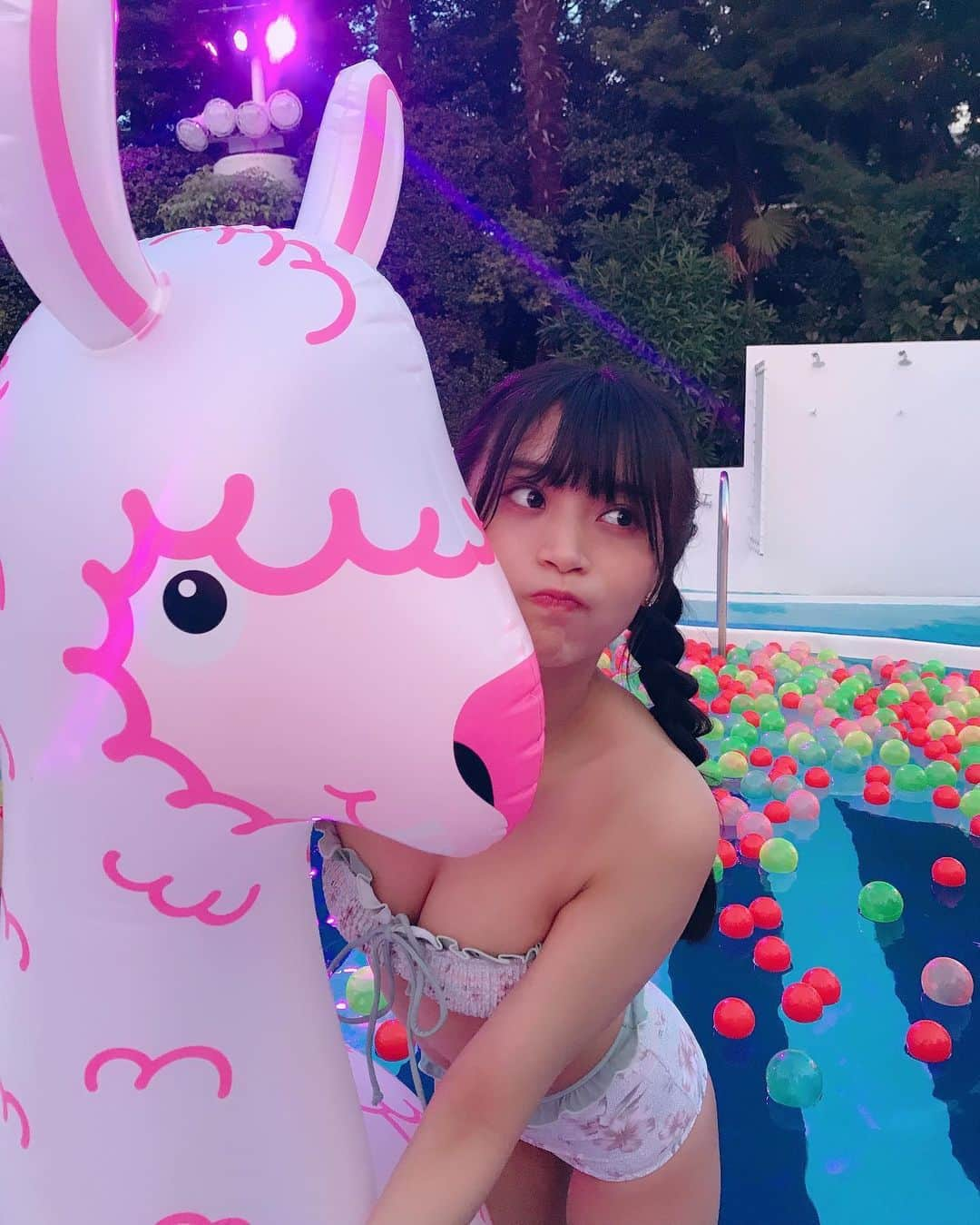 根岸愛さんのインスタグラム写真 - (根岸愛Instagram)「質問いただいたので🥳 水着👙は Darichというブランドです 東京タワーと私な写真も🗼 #swimsuit #swimwear #bikini #darich #pool #nightpool #水着 #ねぎ水着 #ナイトプール」8月11日 21時23分 - negishiai927