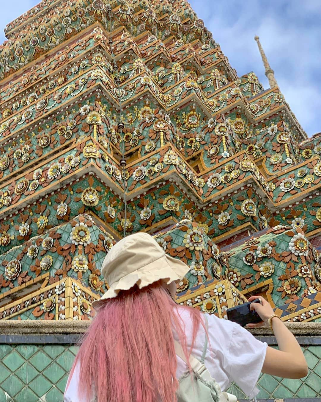 小林レイミさんのインスタグラム写真 - (小林レイミInstagram)「Cute overload 🤒🌸⚘🌷 #bangkok #summervacation #traveller #girlstrip #flowerlover #bangkok #l4l #pinkhair #bangkoktrip #kawaii #バンコク #お花」8月11日 21時38分 - _reimi._____