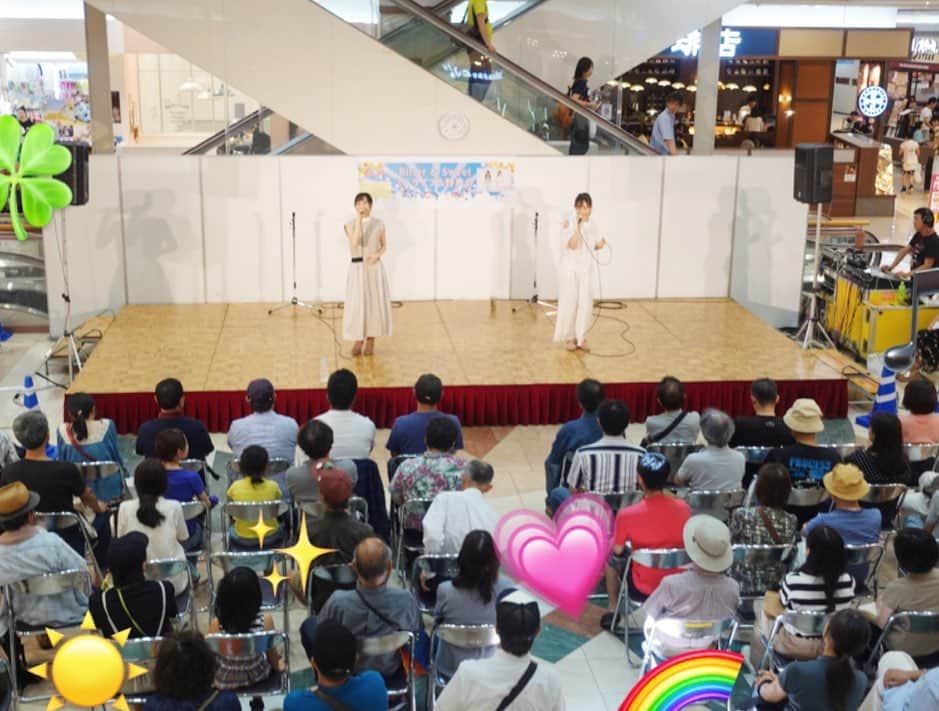 長谷川萌美さんのインスタグラム写真 - (長谷川萌美Instagram)「. . 「久留米に来たのでしょう♪ また来るのでしょう♪」 . 2nd Sg. 「 #遠いところへ行くのでしょう 」 . . 2回ライブさせて頂き、 一緒に歌ってくださり嬉しかったです🥰💗 . また来ます！ありがとうございました✨ .  #ビタスイ #遠ラブ #久留米 #kurume #fukuoka #福岡 #live #ライブ #ラブストーリーは始まらない #お盆 #ゆめタウン #ゆめタウン久留米」8月11日 21時46分 - moemi_hasegawa