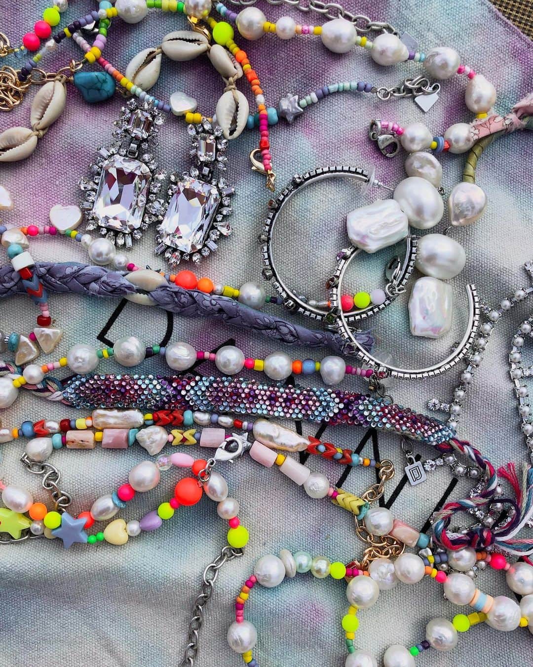 ダニジョーのインスタグラム：「JEWELS LIKE CANDY🍬🍭🧁」