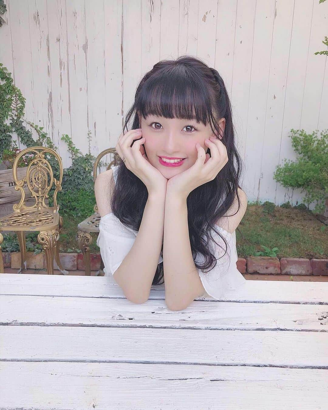 音嶋莉沙さんのインスタグラム写真 - (音嶋莉沙Instagram)「今日で21歳になりました🎂﻿ ﻿ みなさんからの沢山の可愛い画像、動画﻿ 本当にありがとうございます🥺﻿ ﻿ いつも、応援して下さるファンの方が﻿ いてこそ今の私がいます。。 ﻿ アイドルというお仕事を愛せていると思います。﻿ ﻿ そばで支えてくれてありがとう😊﻿ ﻿ これからは﻿ みなさんにもっと恩返しができるように﻿ 私自身、もっと成長していけるように頑張ります。﻿ ﻿ ファンのみなさんに「推しててよかった！応援していてよかった！」と言ってもらえるように﻿ 頑張りたいと思います💕﻿ ﻿ これからも、支えてくれたら嬉しいです😢﻿ ﻿ あ！最後に﻿ 4枚目のプリンセスアイスケーキは﻿ メンバーがお祝いしてくれたもの🥰﻿ 幸せものだなぁ〜﻿ ﻿ ﻿ ﻿ ﻿ ﻿ ﻿ 2019，8,11﻿ ﻿ ﻿ #誕生日 #21歳」8月11日 21時51分 - otoshima_risa