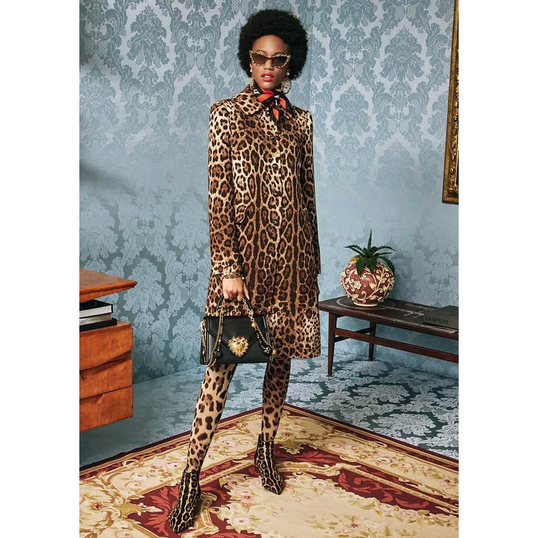 ドルチェ&ガッバーナさんのインスタグラム写真 - (ドルチェ&ガッバーナInstagram)「The leopard print is in the DNA of Dolce&Gabbana's heritage, making your look captivating and sensual. #DGEyewear #DGWomen #DGLeo」8月11日 22時01分 - dolcegabbana
