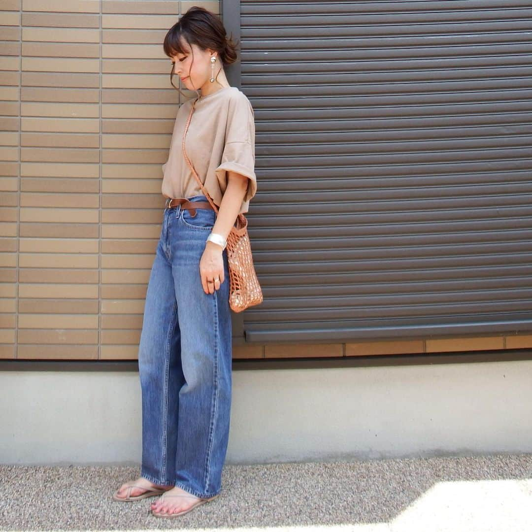 miho.a.nicoさんのインスタグラム写真 - (miho.a.nicoInstagram)「コーデの記録😊 ・ Levi's @levis_japan さんから新発売された#DADJEANS のキャンペーンに参加して、着用させて頂きました❣️ 程良い丈感でルーズなシルエットが可愛い💕 ・ ・ denim#levis @levis_japan ・ ・ #リーバイス #ダッドジーンズ #cordinate#outfit#instafashion #プチプラコーデ#コーデ#コーディネート#ママコーデ#ママファッション#今日のコーデ #ファッション#オトナカジュアル #ootd#pr」8月11日 21時56分 - miho.a.nico