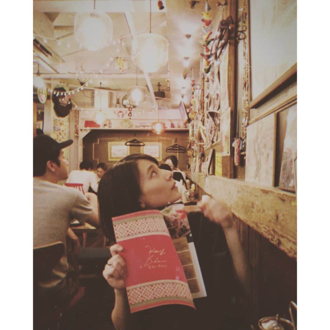 生越千晴のインスタグラム：「. 暑い日々。。 久しぶりにタイ料理で カオソーイとトムカーガイ🇹🇭 ほどよい、辛さ（🌶🌶）くらいでじんわり汗かいて食べてスッキリした〜 水分しっかり取って夏乗り切るぞ〜」