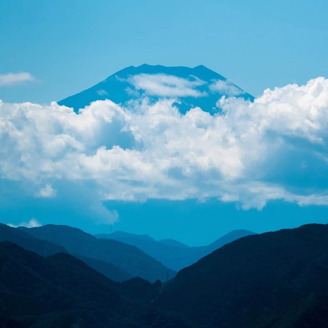 All Nippon Airwaysさんのインスタグラム写真 - (All Nippon AirwaysInstagram)「No snow, snow worries. Live life elevated, be it on our plane or on top of Mt. Fuji! 🗻 #MountainDay」8月11日 22時10分 - allnipponairways