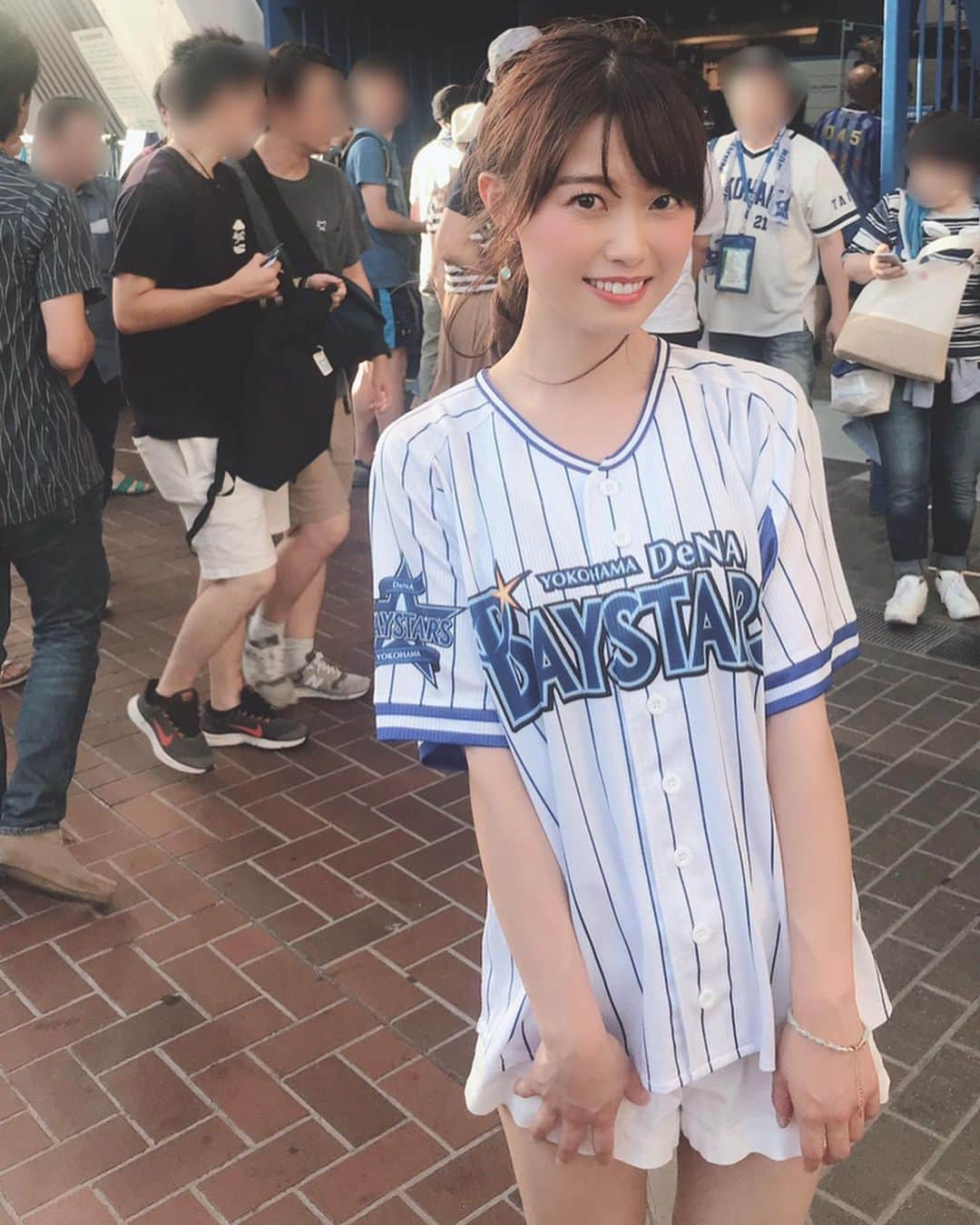 西澤由夏さんのインスタグラム写真 - (西澤由夏Instagram)「中10-8De 惜しい…涙 でも、休日にゆっくり野球観戦は最高！！！✨ ベイ餃子のジンジャー味、いつから出ていたのだろう🤔 より美味しかった🥟 #DeNA #ベイスターズ #ハマスタ」8月11日 22時03分 - yknszw