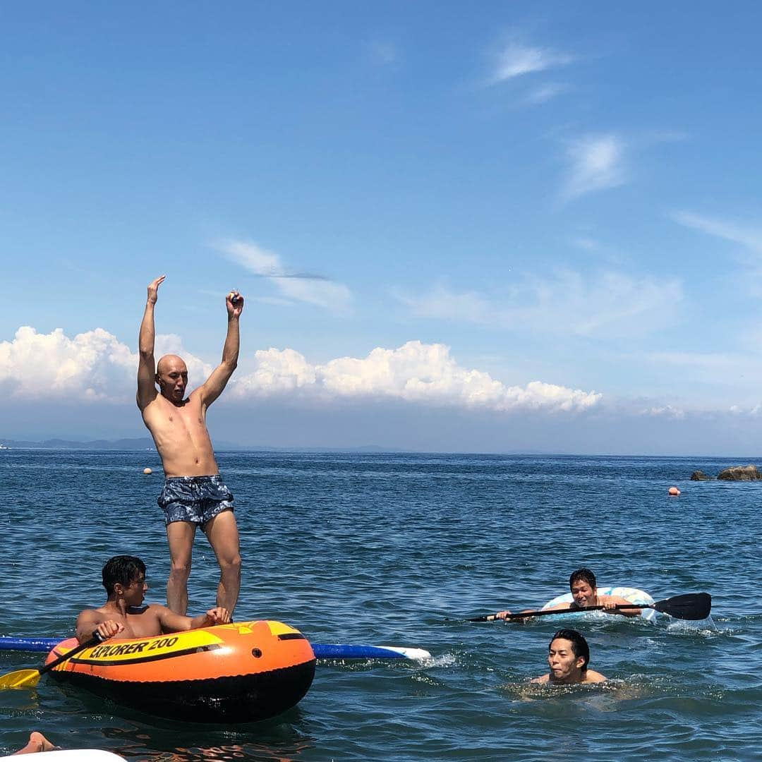 金子雅紀さんのインスタグラム写真 - (金子雅紀Instagram)「大学時代の親友達と夏っぽいことしてきました #熱海#伊東#海#筑波大学#夏合宿#SUP#バナナボート」8月11日 22時14分 - masaki_kaneko_