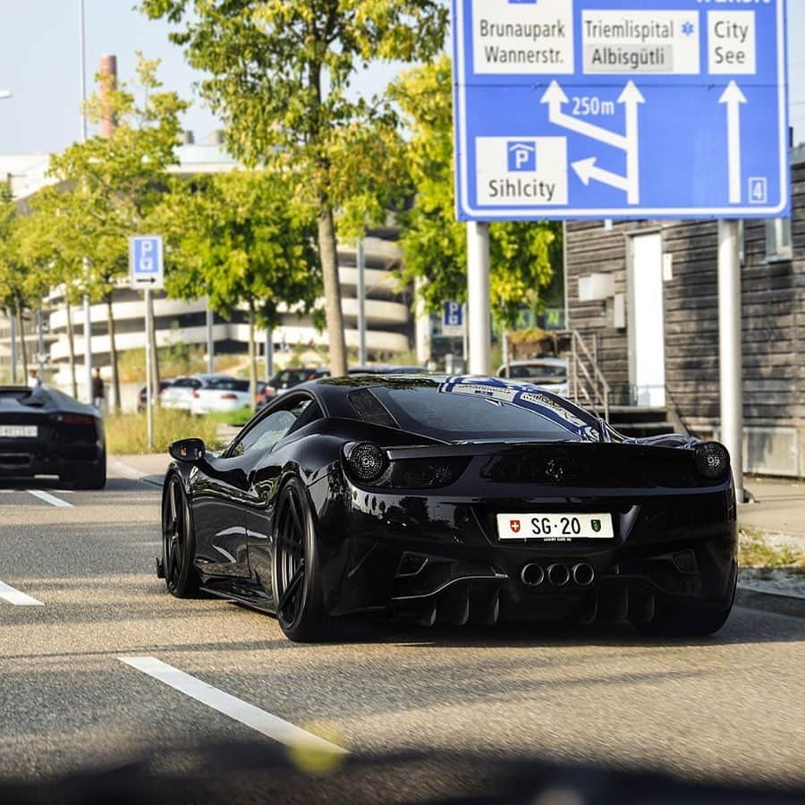 CARLiFESTYLEさんのインスタグラム写真 - (CARLiFESTYLEInstagram)「Which one murdered it best? Photo by @srs_swissrichstreets #carlifestyle #AllBlack」8月11日 22時27分 - carlifestyle