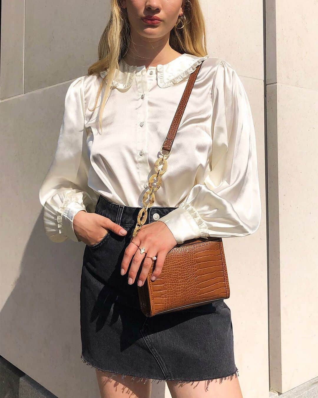 トップショップさんのインスタグラム写真 - (トップショップInstagram)「Our love for this Peter Pan collar shirt will never grow old 🧚🏼‍♂ Tap to shop or shop via the 🔗 in bio.」8月11日 22時36分 - topshop