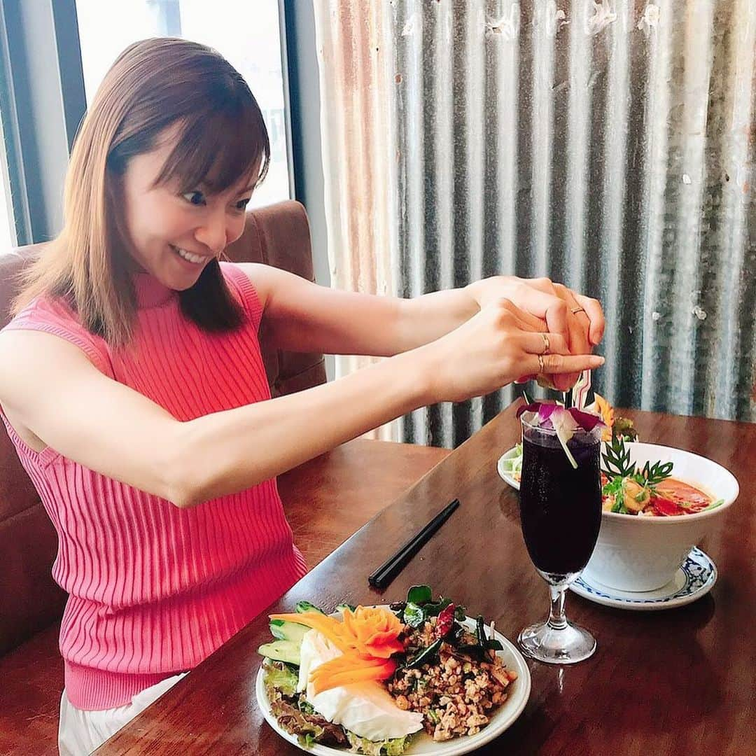 激辛アミーゴさんのインスタグラム写真 - (激辛アミーゴInstagram)「渋谷タイ料理ダオタイヤムヤム〰アジアンテーブルウダガワ〰に行ってきました🌶 まだ新しいお店で、店内も広く綺麗で女性客がとっても多いです😊 全体的にしっかりとした本場の味わいで、生のトウガラシが沢山使われています🌶トムヤムラーメンは、辛く‼️とお願いし、美味しいレベルの激辛にしてもらいました‼️優しいコクのあるまろやかなスープが癖になります❤️これは、最強激辛でも劇的に美味しい予感…試したくなりました😁 ・  #instafood #渋谷グルメ #渋谷タイ料理 #激辛グルメ #激辛アミーゴ」8月11日 22時35分 - gekikaraamigo