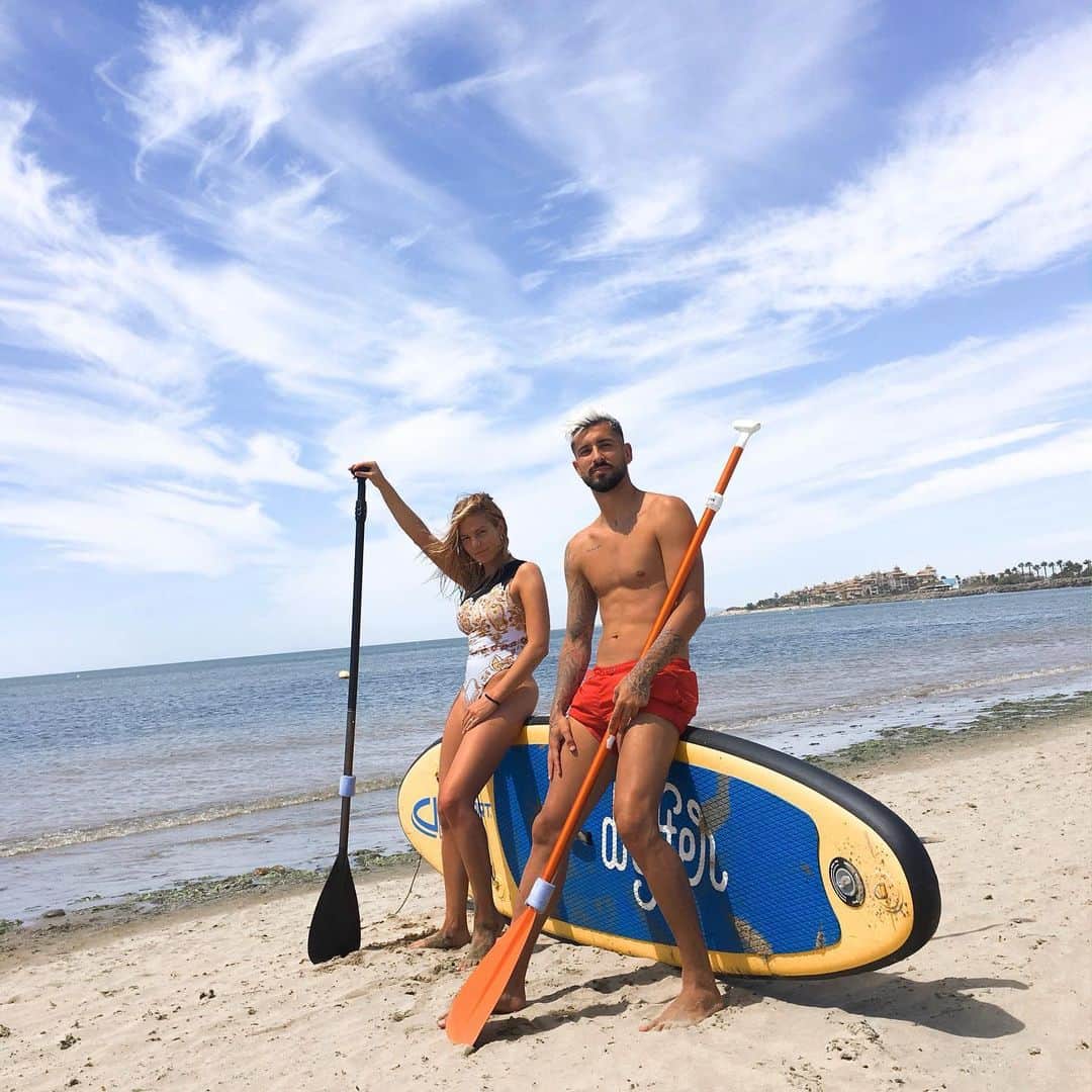 アルバロ・バディージョのインスタグラム：「Paddle > AlvaroCris 🥵💨」