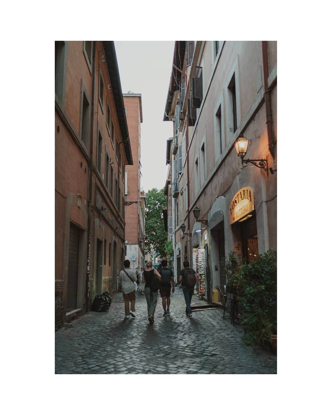 Putri Anindyaさんのインスタグラム写真 - (Putri AnindyaInstagram)「First sunset in Rome // these are the collection of my memories in Rome, Italy. I feel like I was a walking in a museum when I explore this capital of Italy. Somehow, there are histories in every corner of this beautiful city. Also, i'm very grateful that I got to meet the extraordinary locals who took me and @capra311 around Rome on our second day. Yes, thanks to you @cucinadigitale @davideor94 @stereotoy who made our trip in Rome memorable! . . So, as always which slide(s) is(are) your favorite? . . All pictures taken by @sonyalpha_id #a7iii #35mm14」8月11日 22時43分 - puanindya