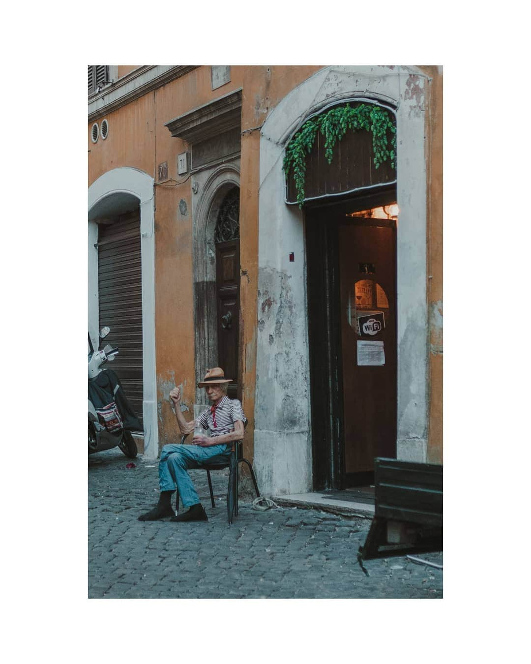 Putri Anindyaさんのインスタグラム写真 - (Putri AnindyaInstagram)「First sunset in Rome // these are the collection of my memories in Rome, Italy. I feel like I was a walking in a museum when I explore this capital of Italy. Somehow, there are histories in every corner of this beautiful city. Also, i'm very grateful that I got to meet the extraordinary locals who took me and @capra311 around Rome on our second day. Yes, thanks to you @cucinadigitale @davideor94 @stereotoy who made our trip in Rome memorable! . . So, as always which slide(s) is(are) your favorite? . . All pictures taken by @sonyalpha_id #a7iii #35mm14」8月11日 22時43分 - puanindya