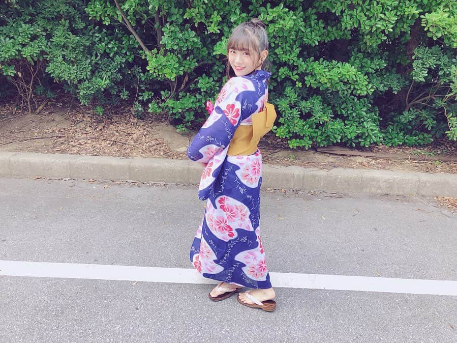 武田智加さんのインスタグラム写真 - (武田智加Instagram)「♡♡♡ . . #浴衣祭り #👘 #浴衣女子 . 握手会3日間ありがとう♥♥ たくさんの方と会えて嬉しかったです!! またあおうね♥ . みんなからたくさんパワーもらった🐰 いつも本当にありがとう💓 . . #大好き . 今日は大人っぽい色の浴衣だったよ🌼 . #akb48 #hkt48 #浴衣 #浴衣ヘアアレンジ #ラーメンマンヘア #たまねぎヘア #浴衣ヘア」8月11日 22時51分 - moka0225_hkt