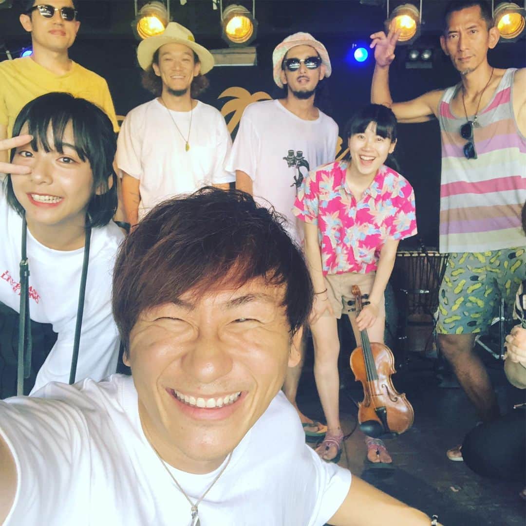 KUREIさんのインスタグラム写真 - (KUREIInstagram)「アベンジャーズバンド、クレイユーキーズ！！最近少しづつ浸透しとる気がする。 できればワンマンに遊びに来てもっともっと俺らを感じて欲しい！  #クレイユーキーズ #山之内すず #初ライブ #お疲れ様でした #otodama」8月11日 22時56分 - kimaguren_kurei